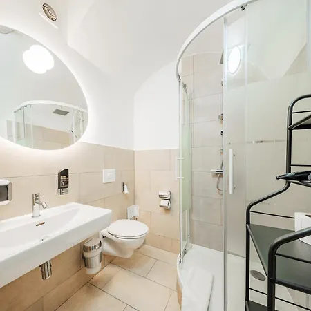 여관 Underground Atelier *